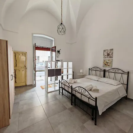 Dieci Antico - Casa Indipendente A Due Passi Da Porta Rudiae