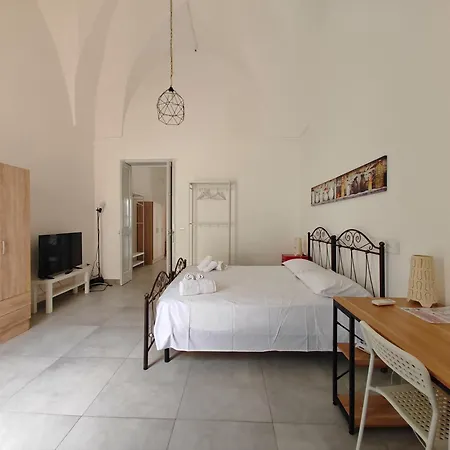 Dieci Antico - Casa Indipendente A Due Passi Da Porta Rudiae *