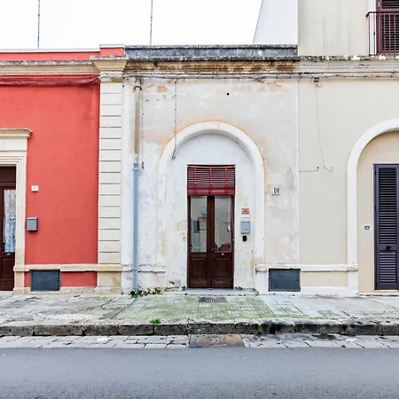 Ferienhaus Dieci Antico - Casa Indipendente A Due Passi Da Porta Rudiae *