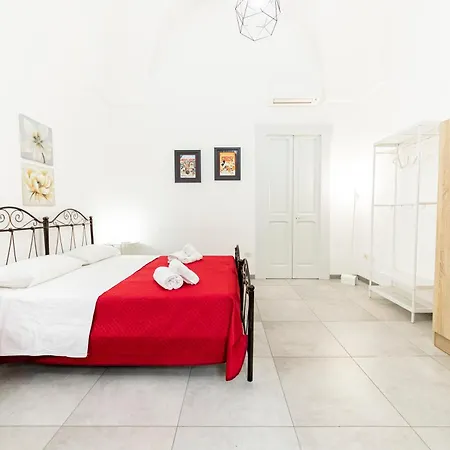 Dieci Antico - Casa Indipendente A Due Passi Da Porta Rudiae בית נופש לצ'ה