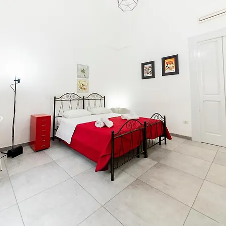 בית נופש Dieci Antico - Casa Indipendente A Due Passi Da Porta Rudiae