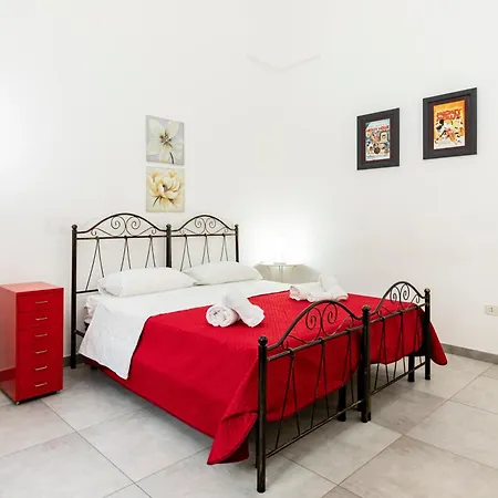 Dieci Antico - Casa Indipendente A Due Passi Da Porta Rudiae Hébergement de vacances Lecce